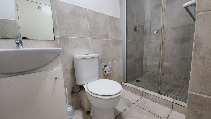 To Let 1 Bedroom Property for Rent in Salt River Western Cape